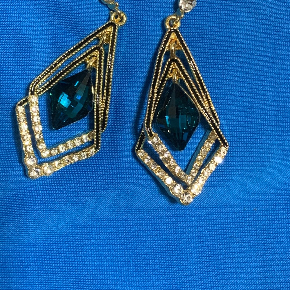 Beautiful Blue Stone Drops fashion earrings